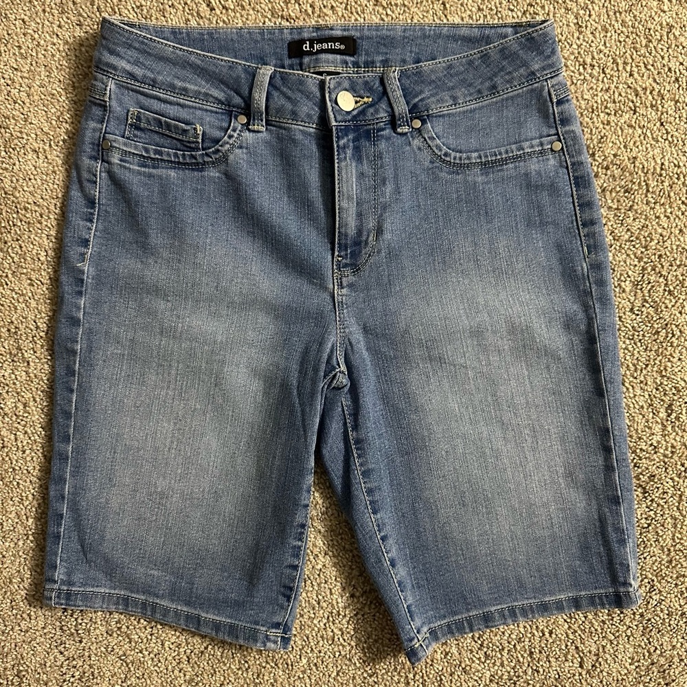 D. Jeans Women’s Denim Bermuda Shorts Size 6